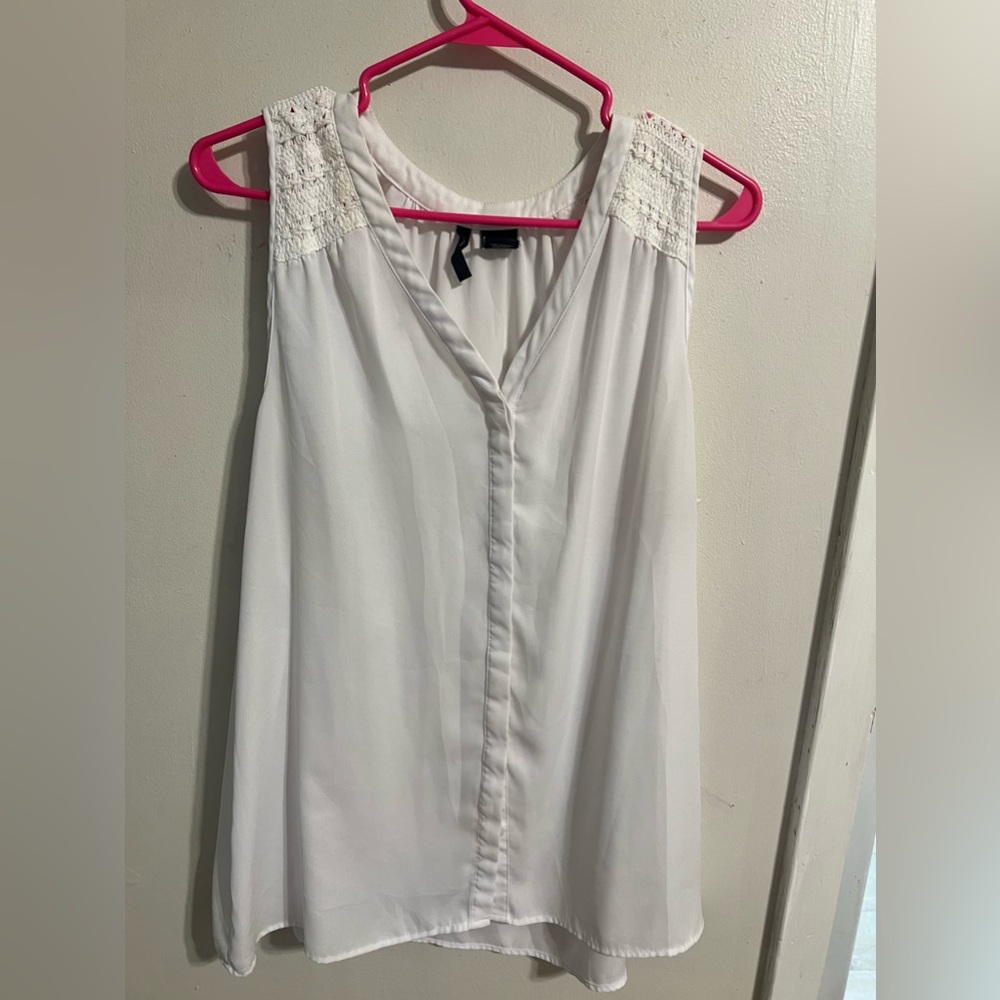 Sleeveless blouse